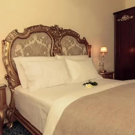 Stern Hotel